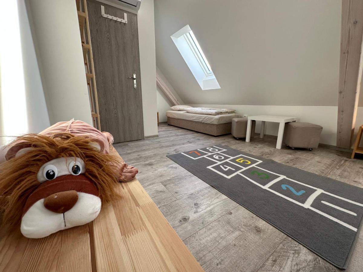 Apartmany Monastery Suites Zirec Dvůr Králové nad Labem Eksteriør bilde